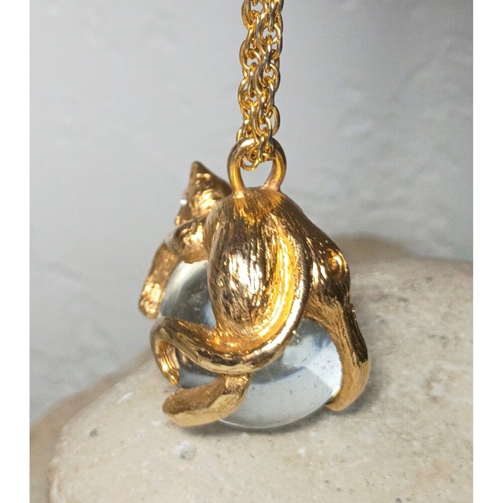 Vintage Cat on Pool of Light Pendant Necklace Gold Tone Crystal Ball Magic Orb - Picture 7 of 9